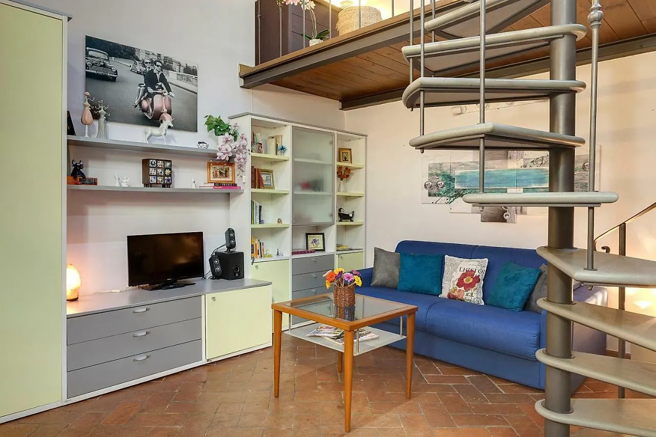 Dante Pitti Palace Apartment Florence